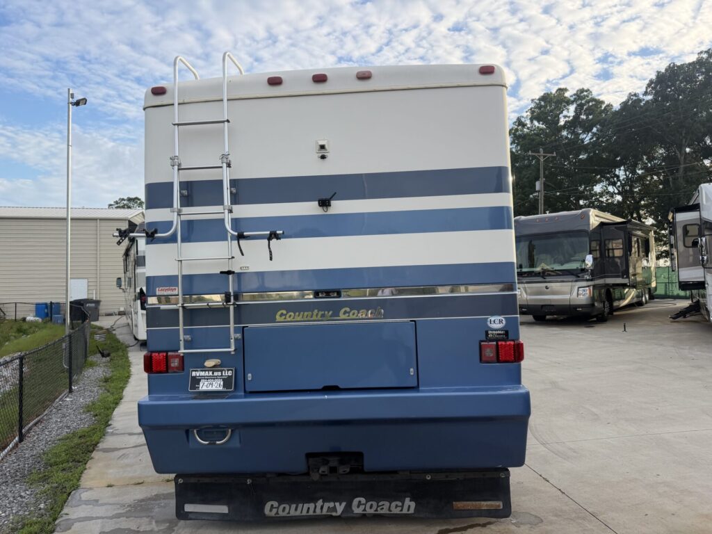 1999 Country Coach Allure 36 foot Dynomax chassis rare clean used diesel pusher